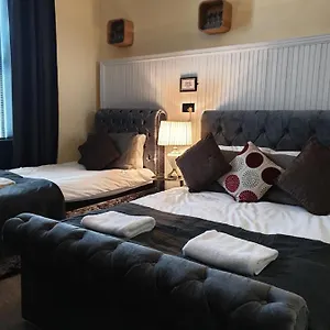 Dundee Terrace - Rooms In The City Pensión
