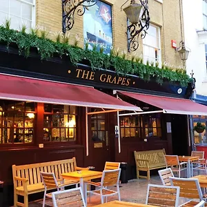 The Grapes Pub Inn